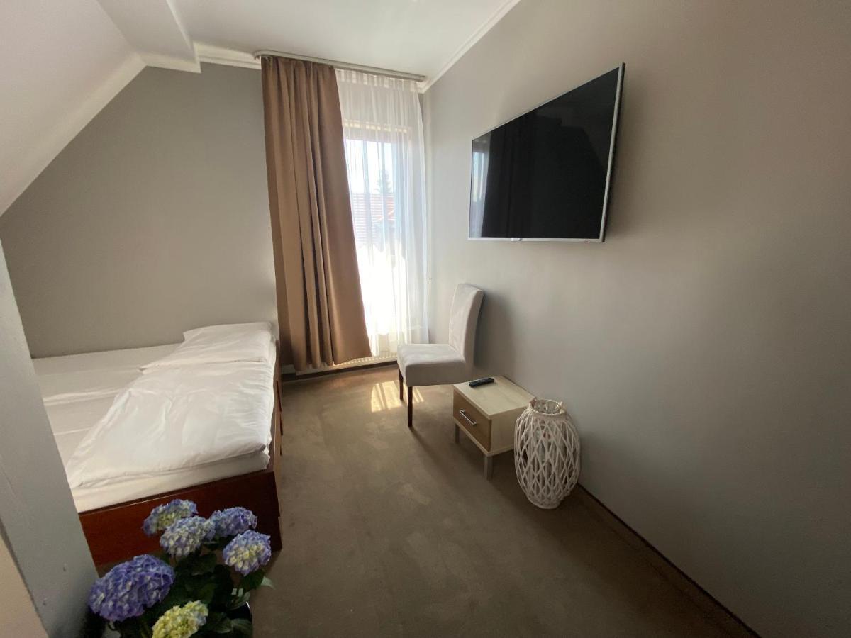 Pokoje Goscinne Teczowa Luban Exterior foto